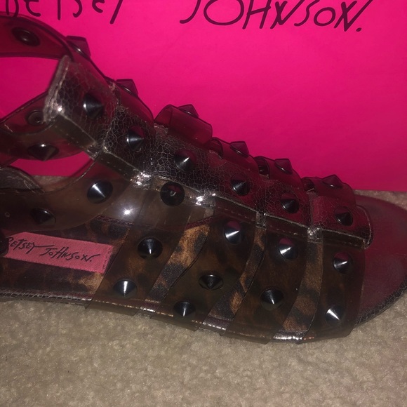 Women's shoe - Picture 3 of 4